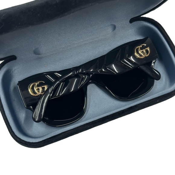 Gucci Sunglasses with Case - Picture 3 of 11